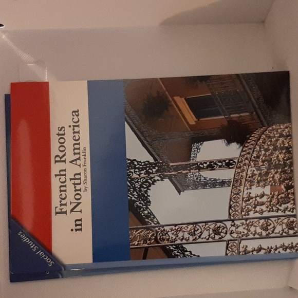 Bundle of 18 science and social studies readers - Picture 17 of 17